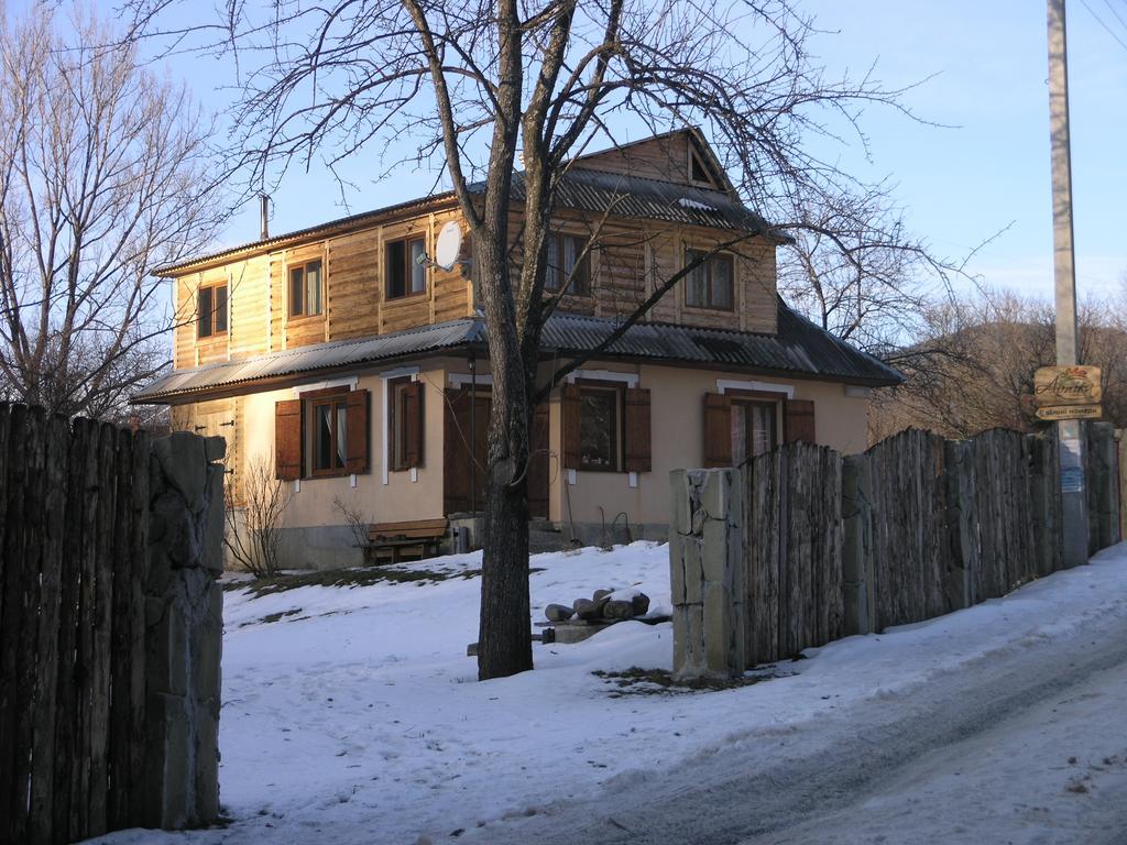 Arnika Tatariv Hotel Kültér fotó